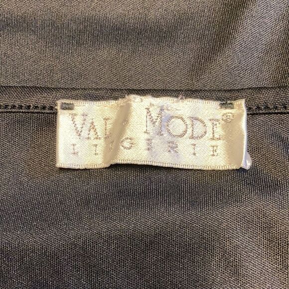 Vintage Val Mode Lingerie Black Nightgown Medium Large Lace Bust Chemise - Picture 9 of 9